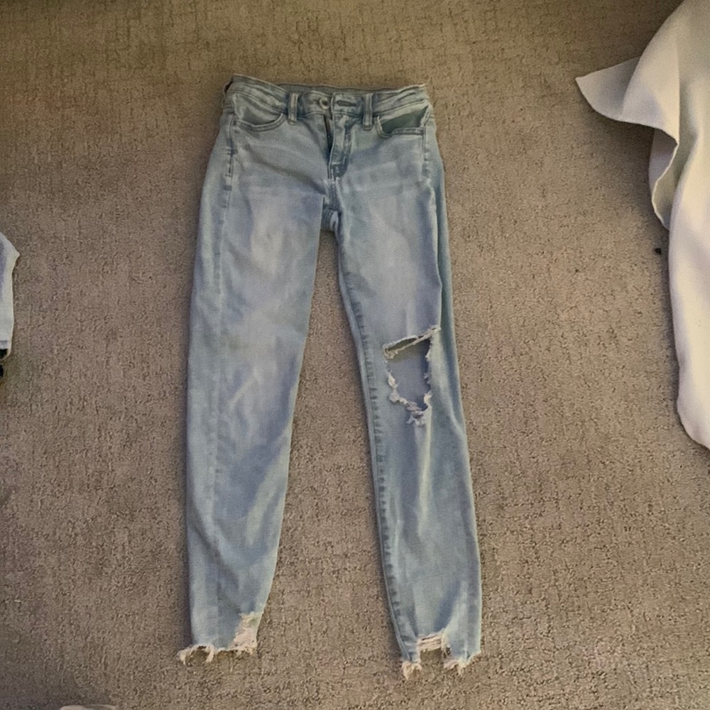 Light washed American eagle jeans